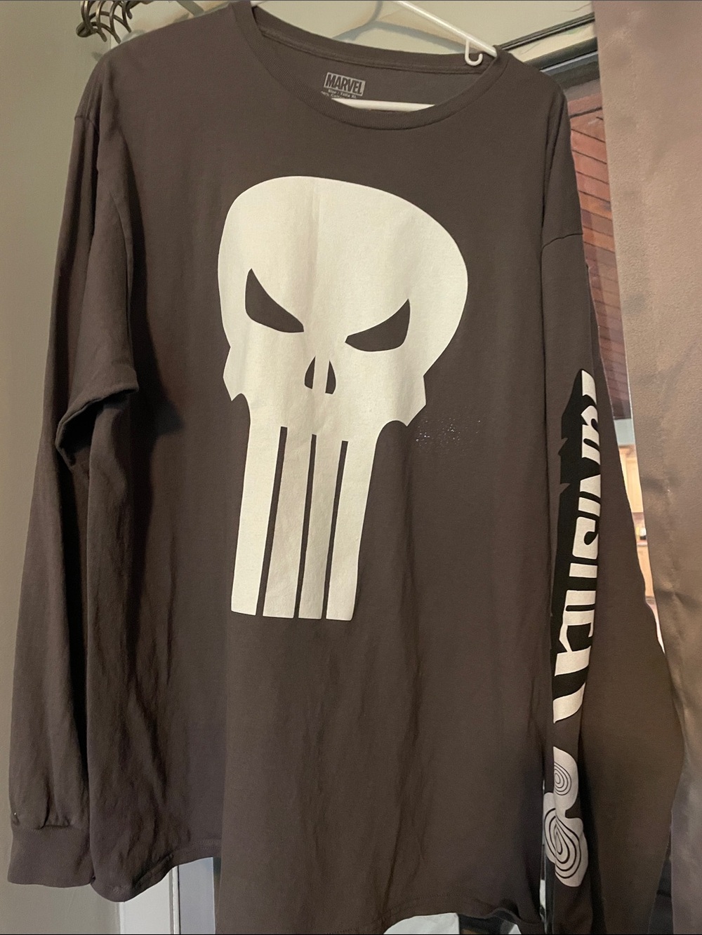 Marvel Long Sleeve The Punisher Skull Tee - Black & White